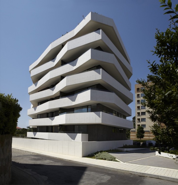 geometric-apartment-building-by-demm-arquitectura b.jpg